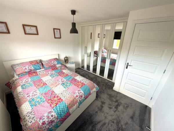 Stanley Close, Corby