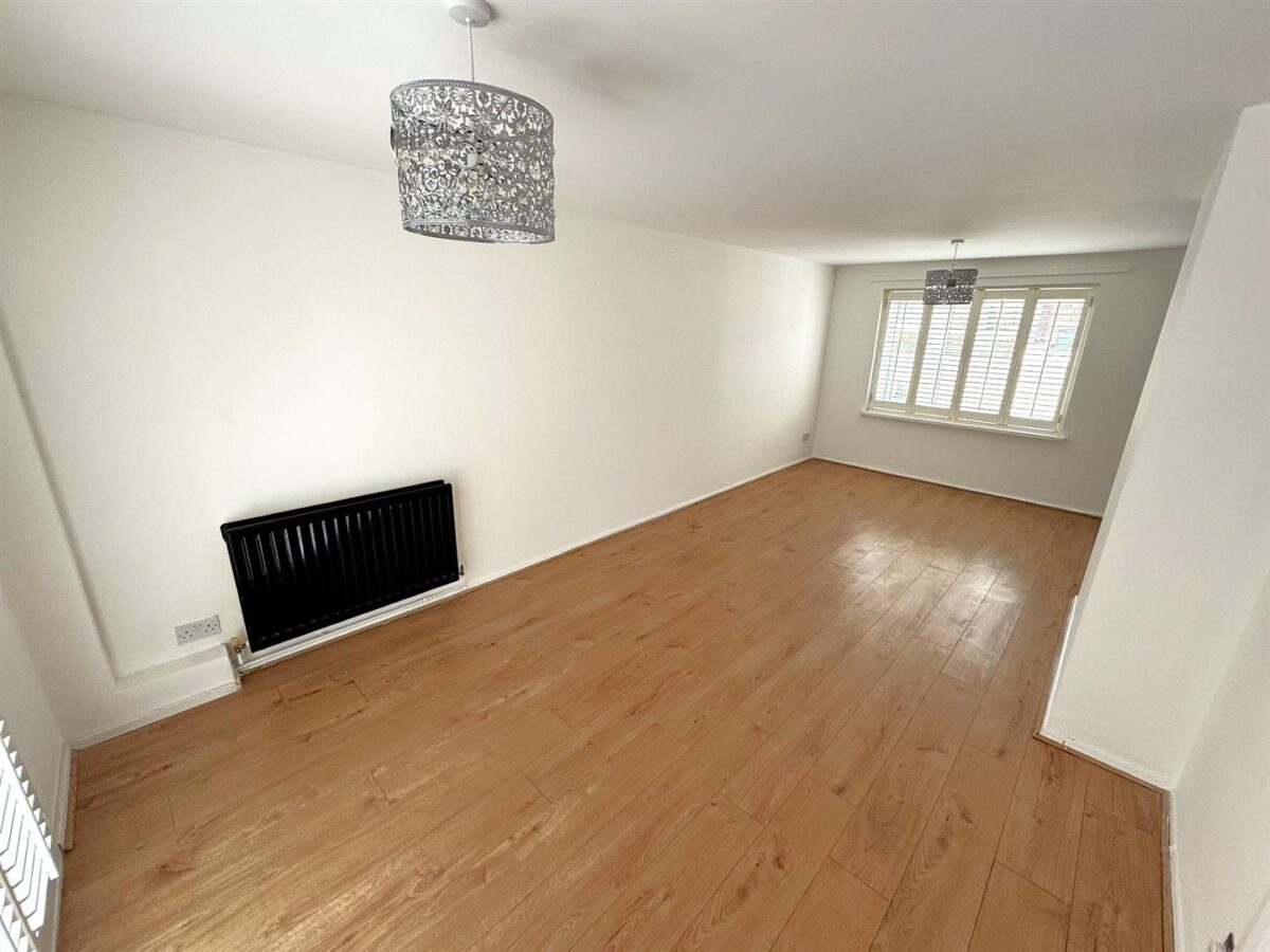 Dobson Walk, Corby