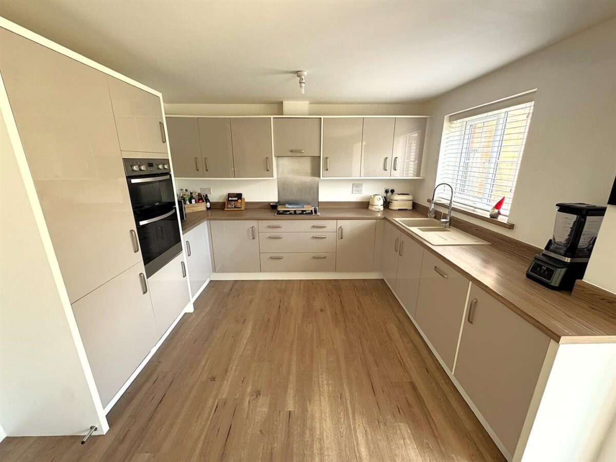 Stanley Close, Corby