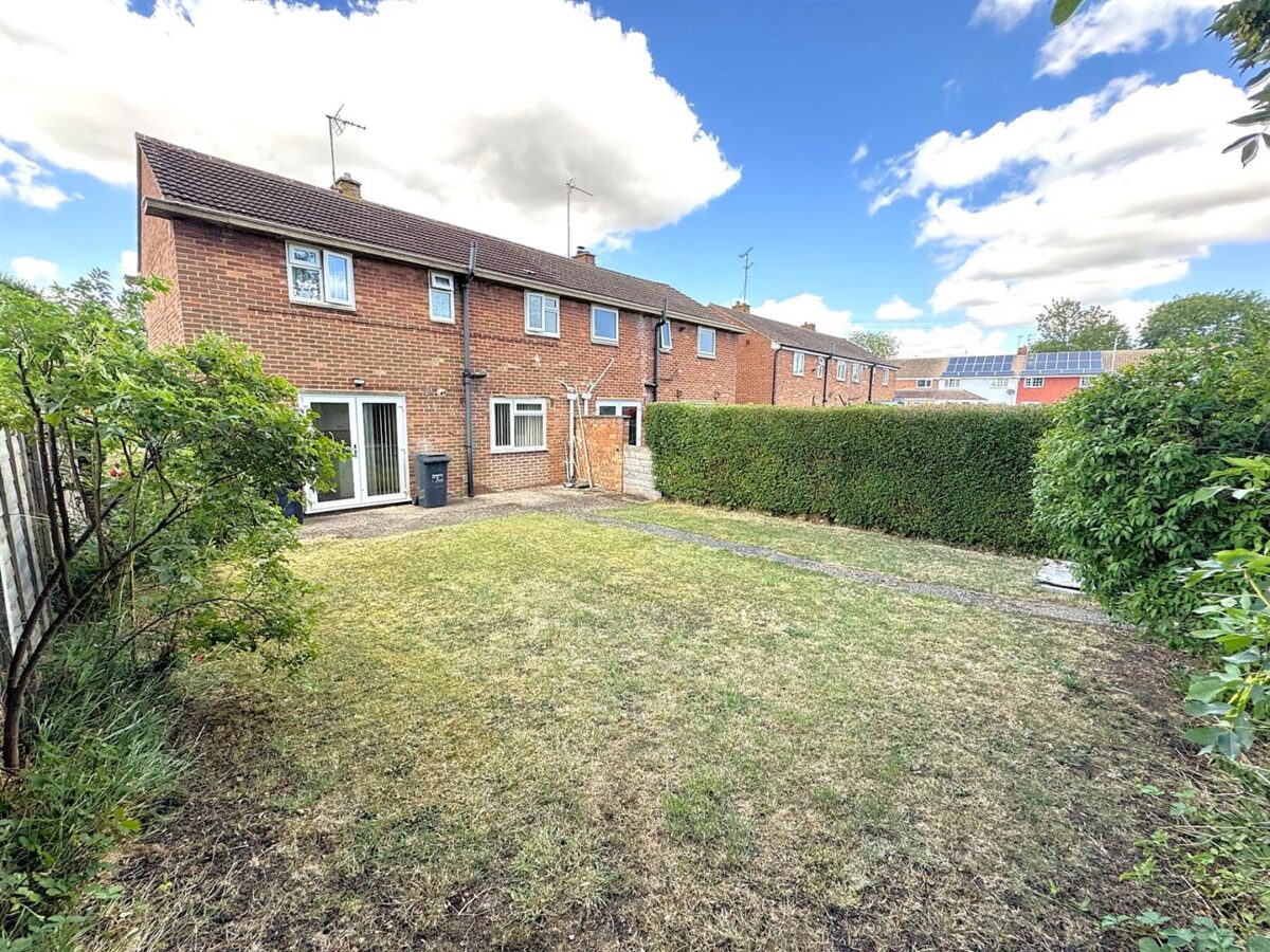 Cambridge Avenue, Corby