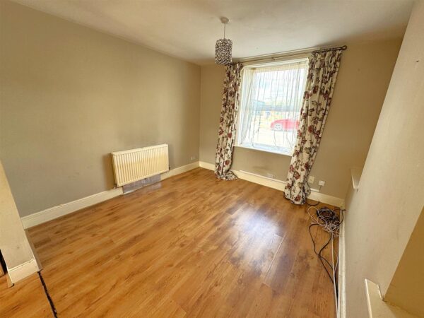 Lloyds Road, Corby