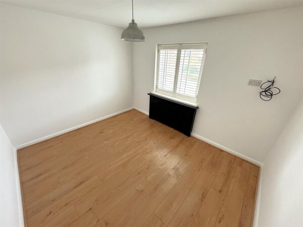 Dobson Walk, Corby