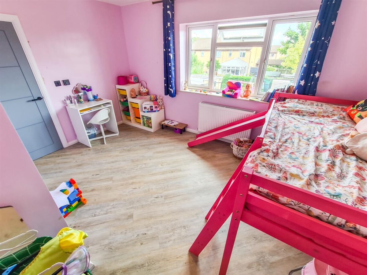 Willow Brook Road, Corby