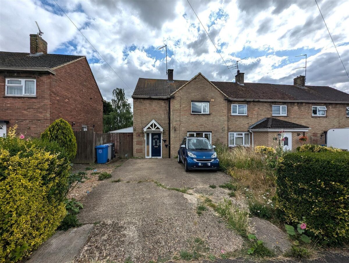 Chase View Road, Geddington, Kettering