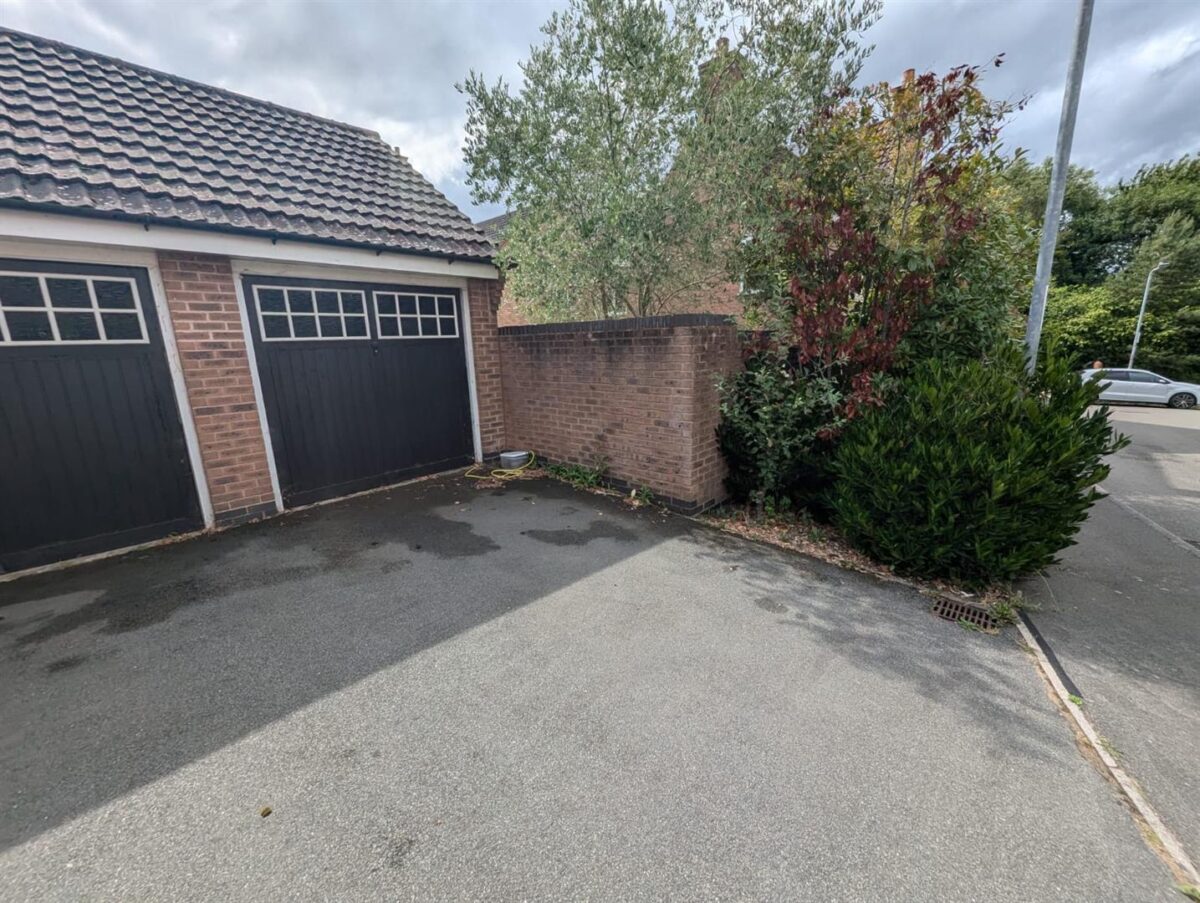 Thrush Close, Corby