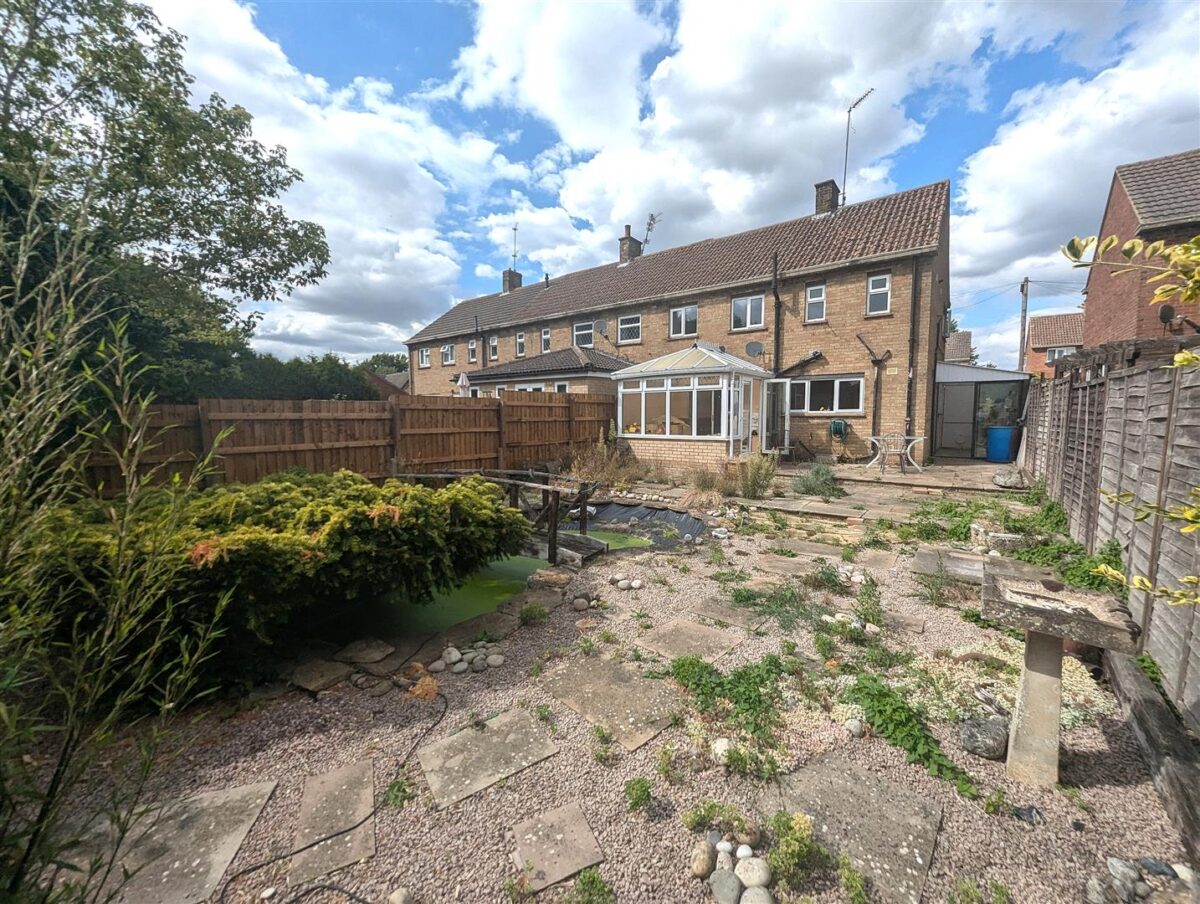 Chase View Road, Geddington, Kettering