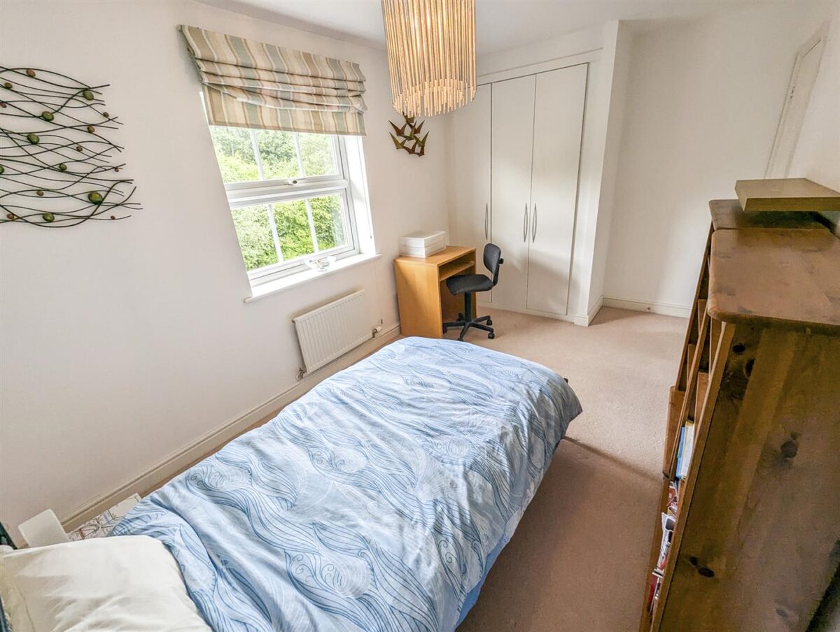 Thrush Close, Corby