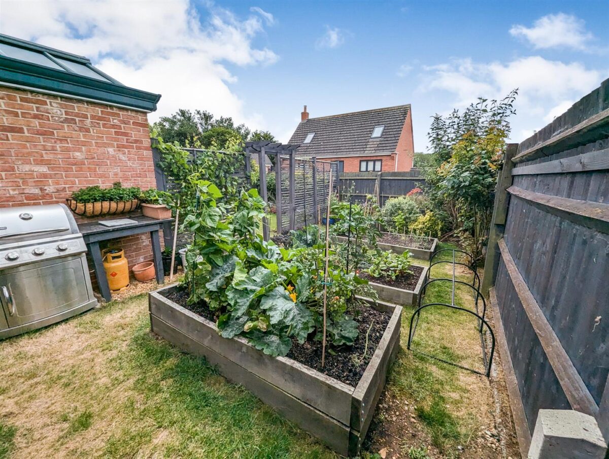 Corby Road, Weldon, Corby