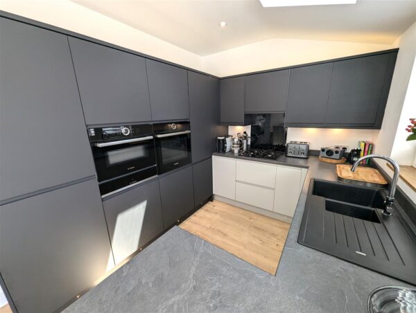 Thor Walk, Corby