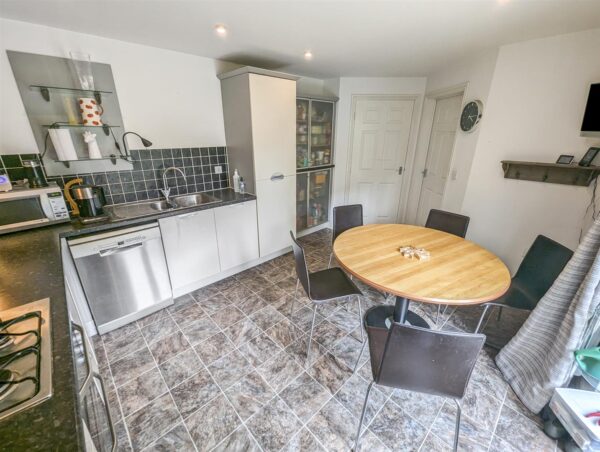 Thrush Close, Corby