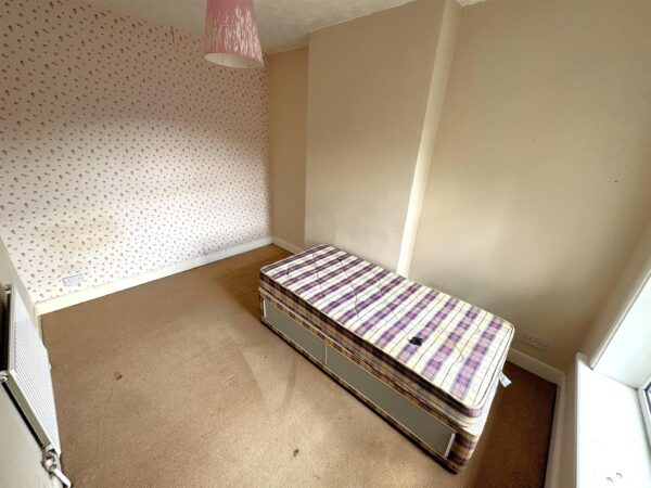 Lloyds Road, Corby