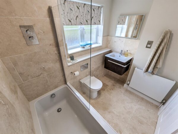Corby Road, Weldon, Corby