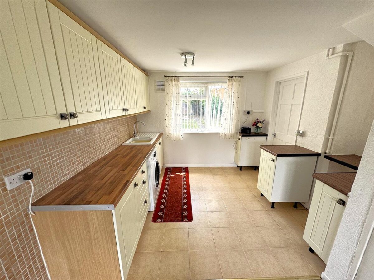 Cambridge Avenue, Corby