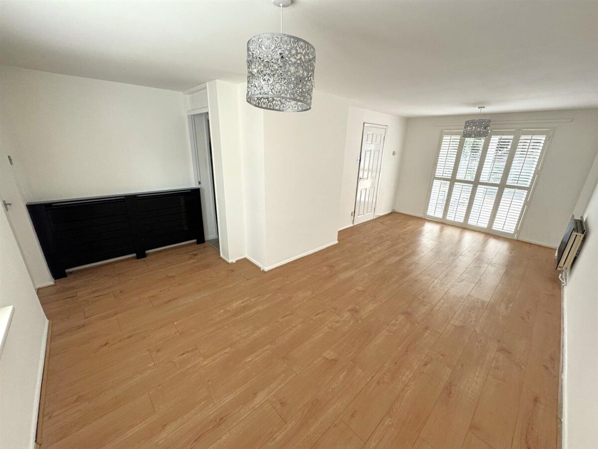 Dobson Walk, Corby