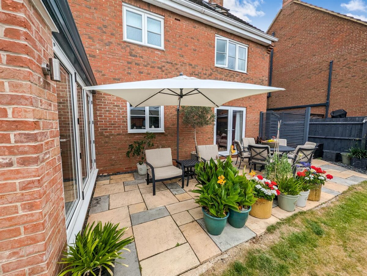 Corby Road, Weldon, Corby