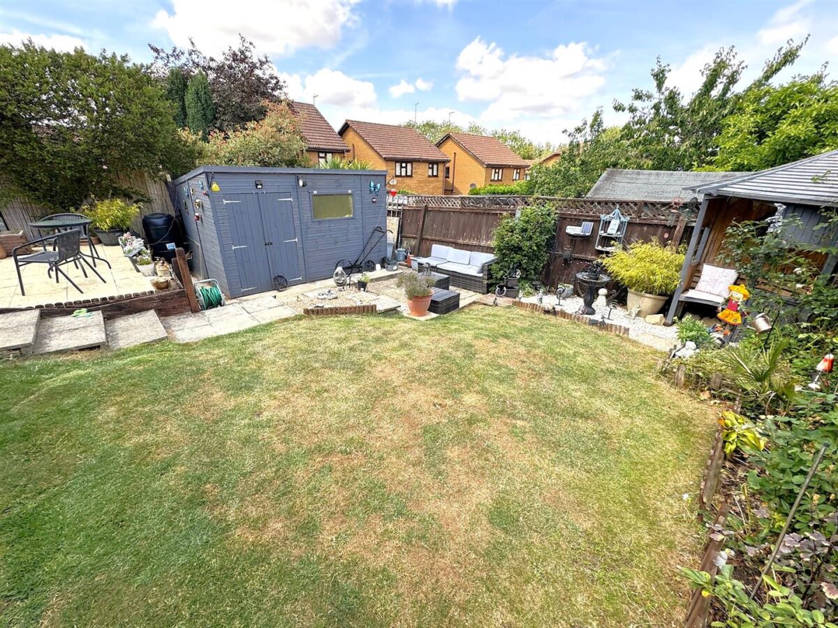 Hoppet Close, Great Oakley, Corby