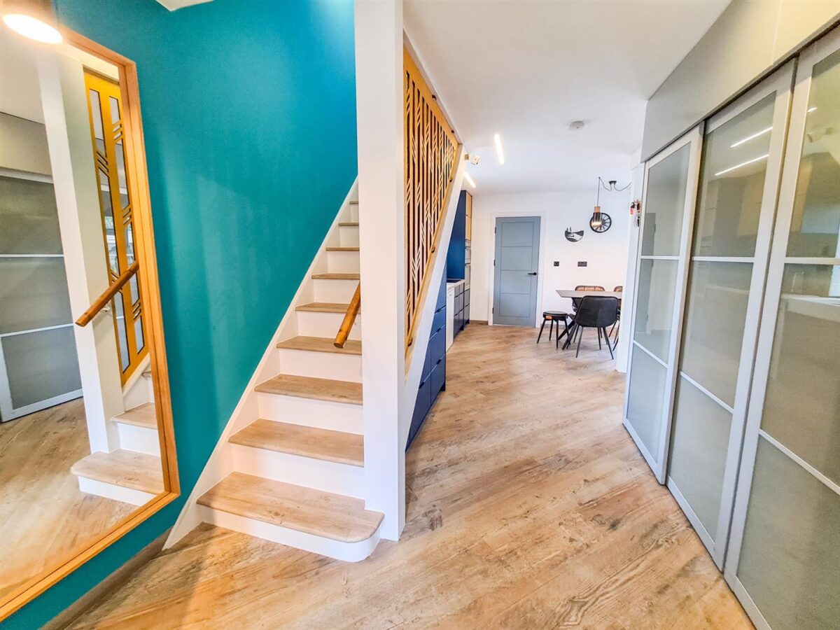 Willow Brook Road, Corby