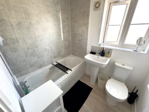 Airfield Way, Weldon, Corby