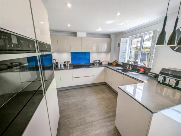 Corby Road, Weldon, Corby