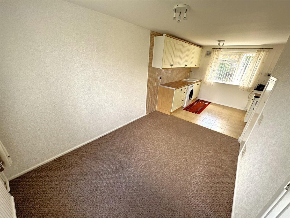 Cambridge Avenue, Corby