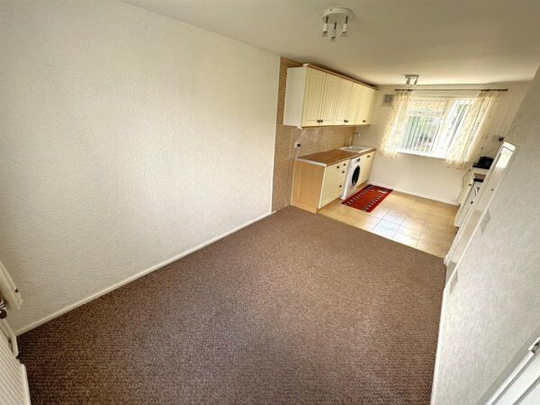 Cambridge Avenue, Corby