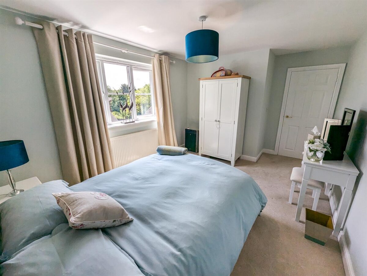 Corby Road, Weldon, Corby