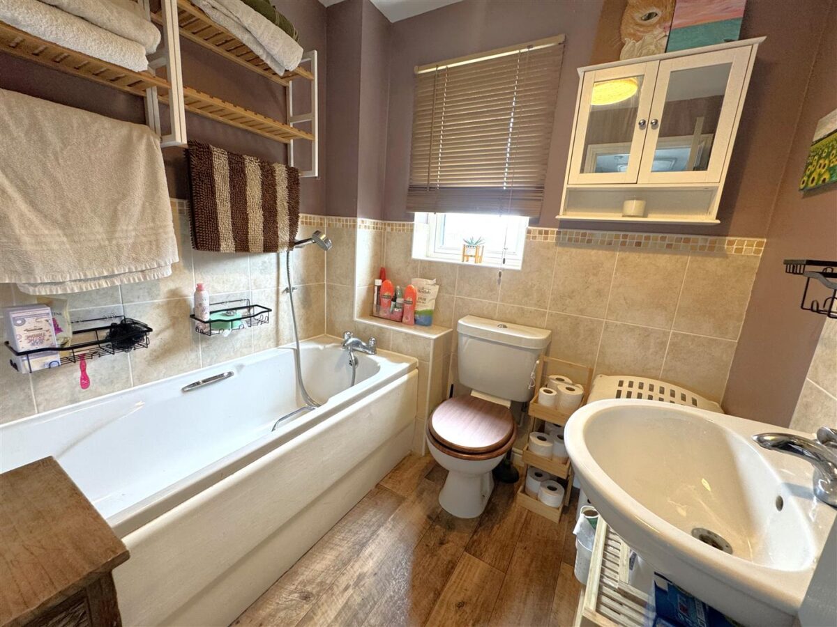 Wren Close, Corby
