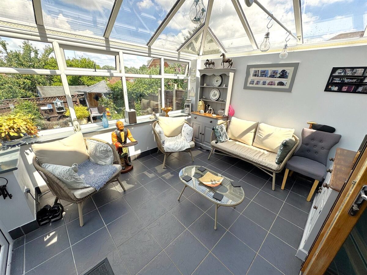 Hoppet Close, Great Oakley, Corby