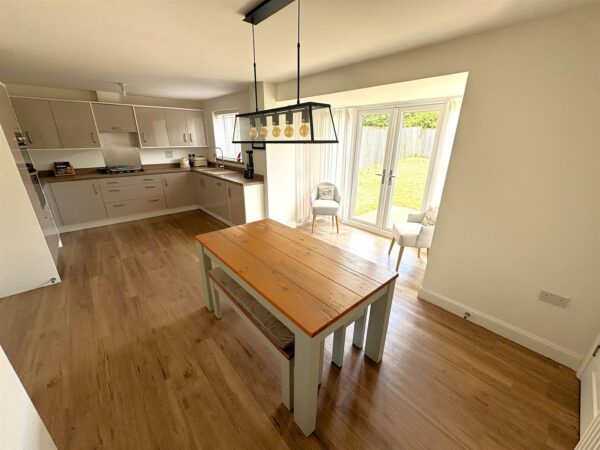 Stanley Close, Corby