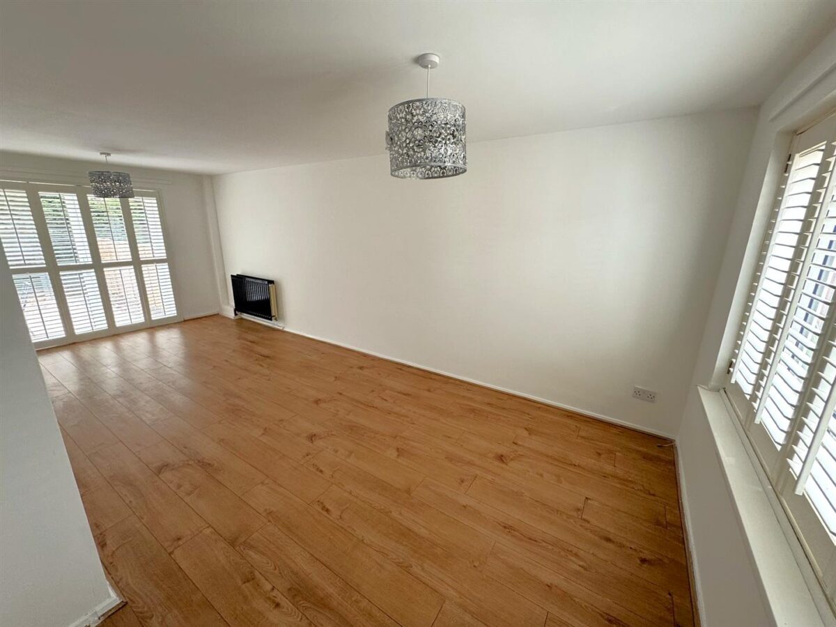 Dobson Walk, Corby