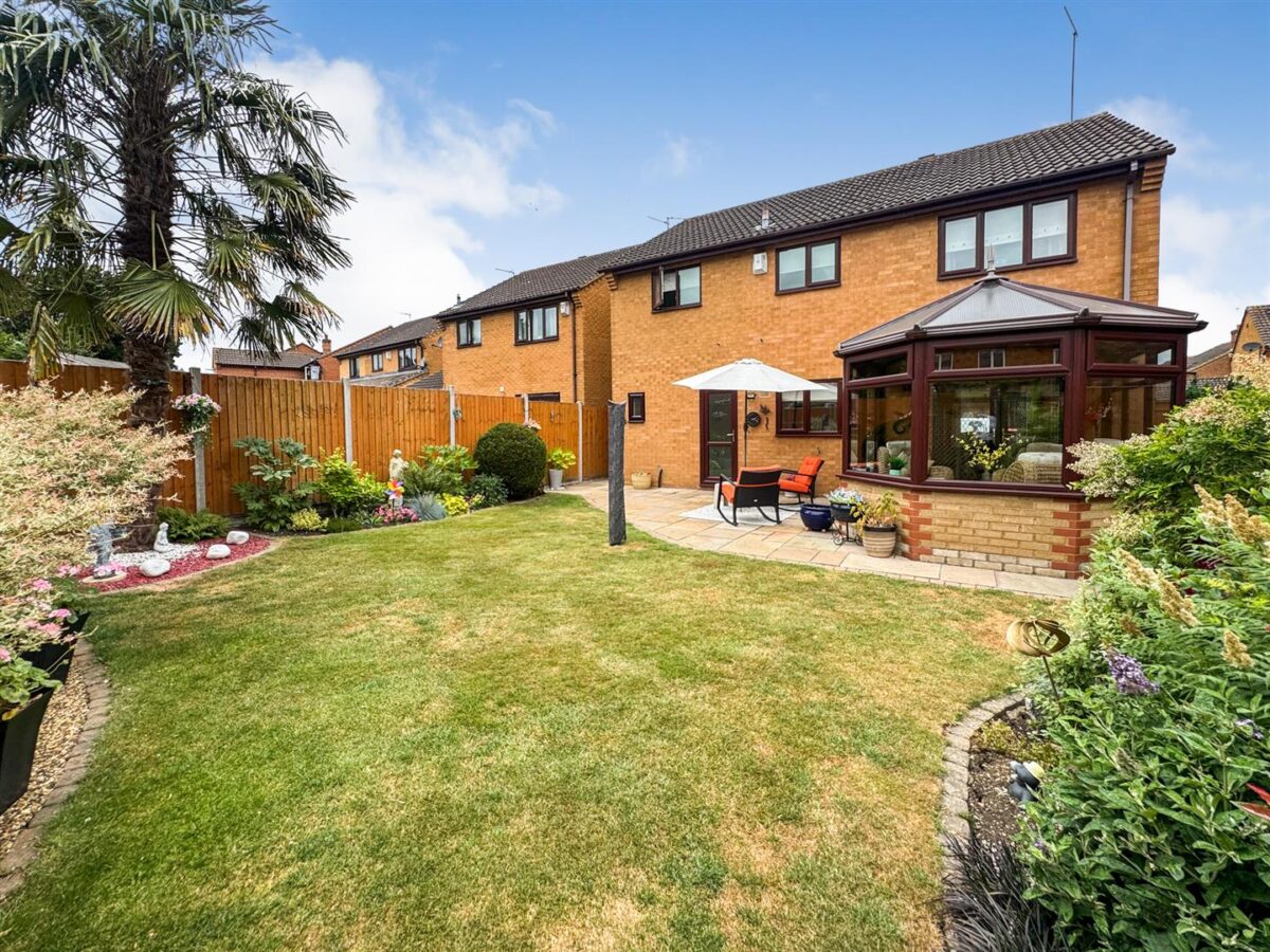 Lister Close, Corby