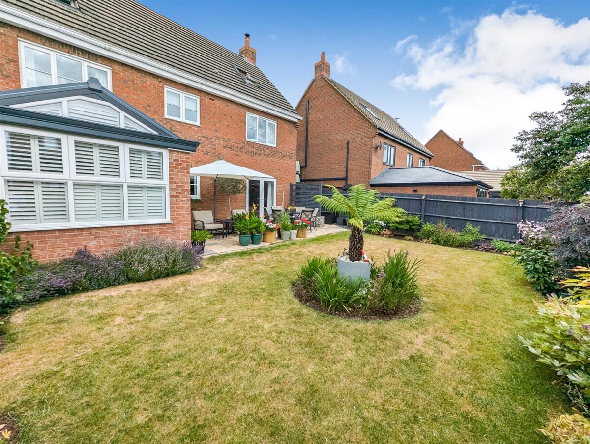 Corby Road, Weldon, Corby