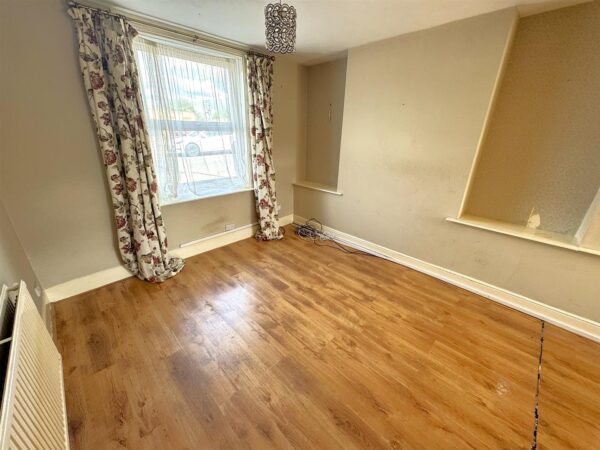 Lloyds Road, Corby