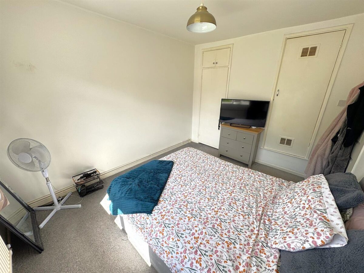 Rowlett Road, Corby