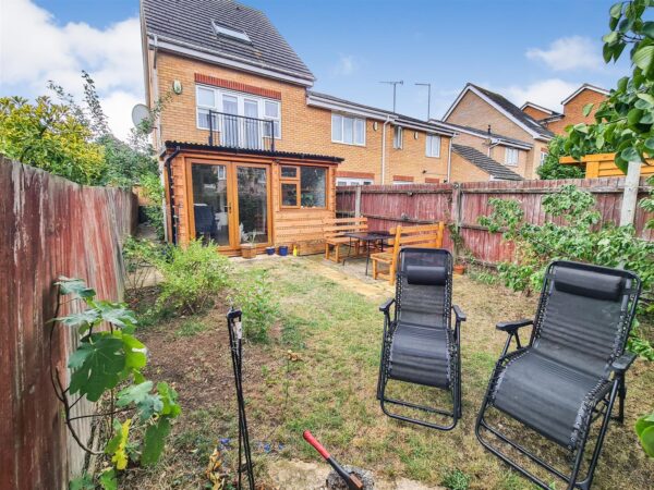 Butland Road, Corby