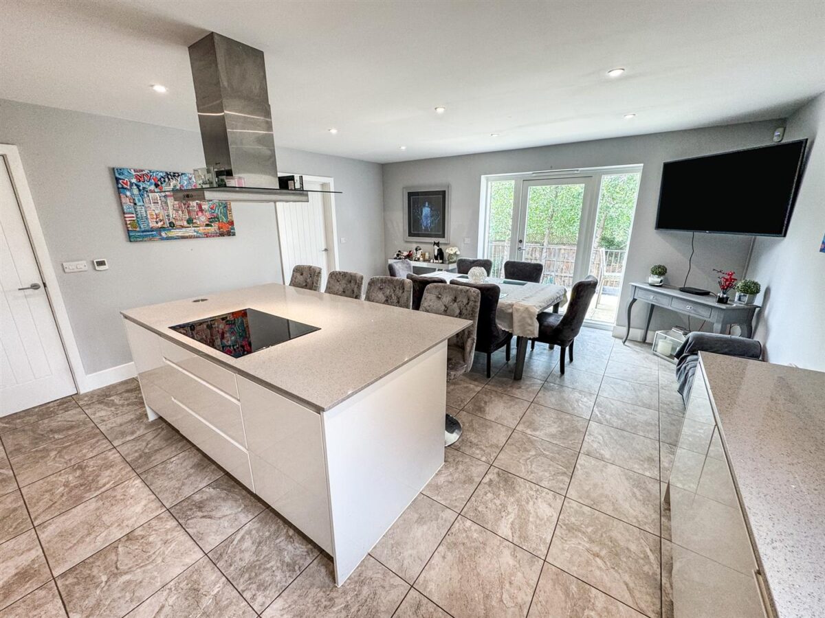 Lake Drive, Weldon, Corby