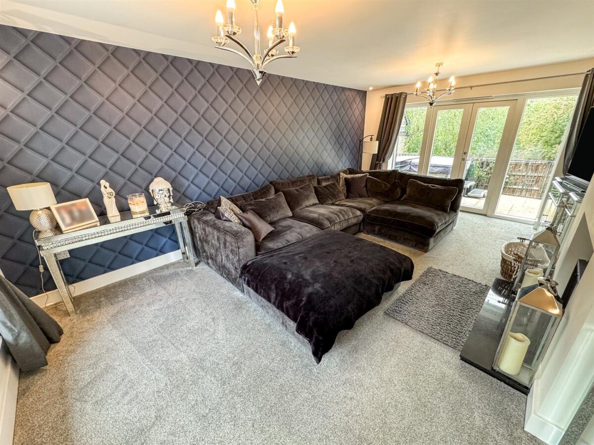 Lake Drive, Weldon, Corby