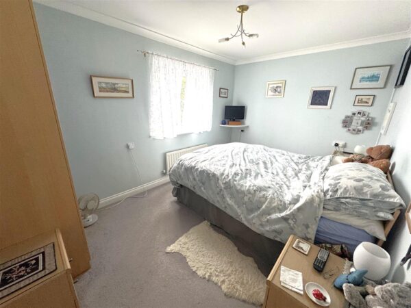 Buttercup Close, Corby