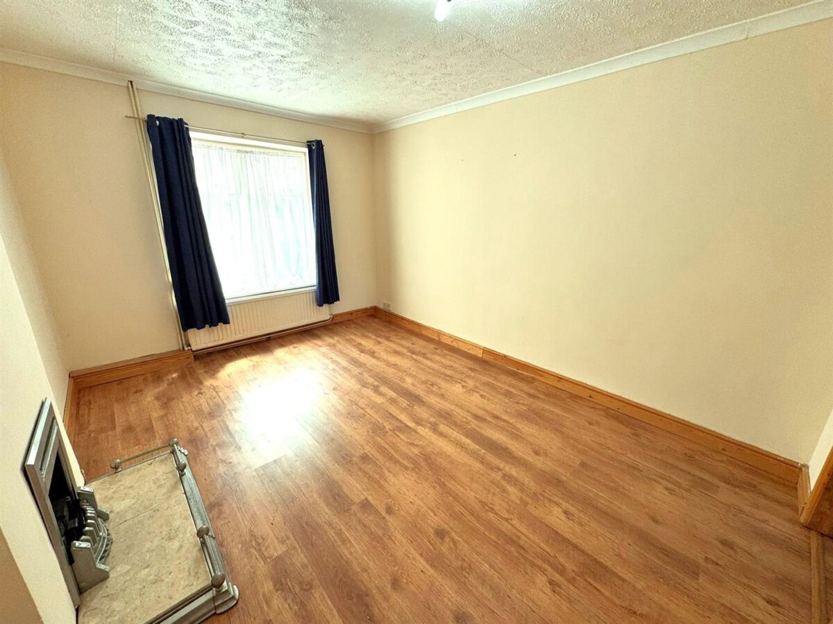 Willow Brook Road, Corby