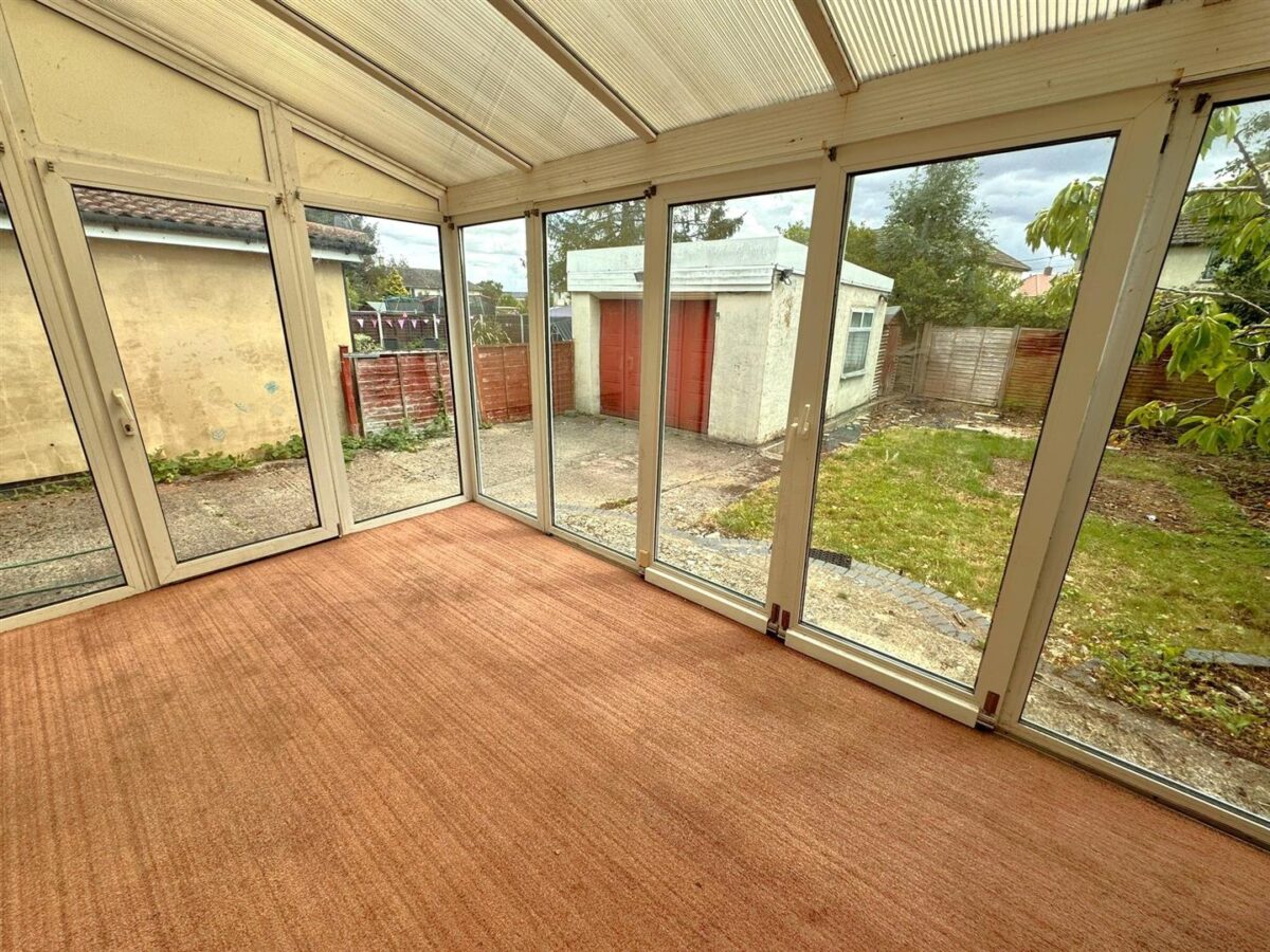 Willow Brook Road, Corby