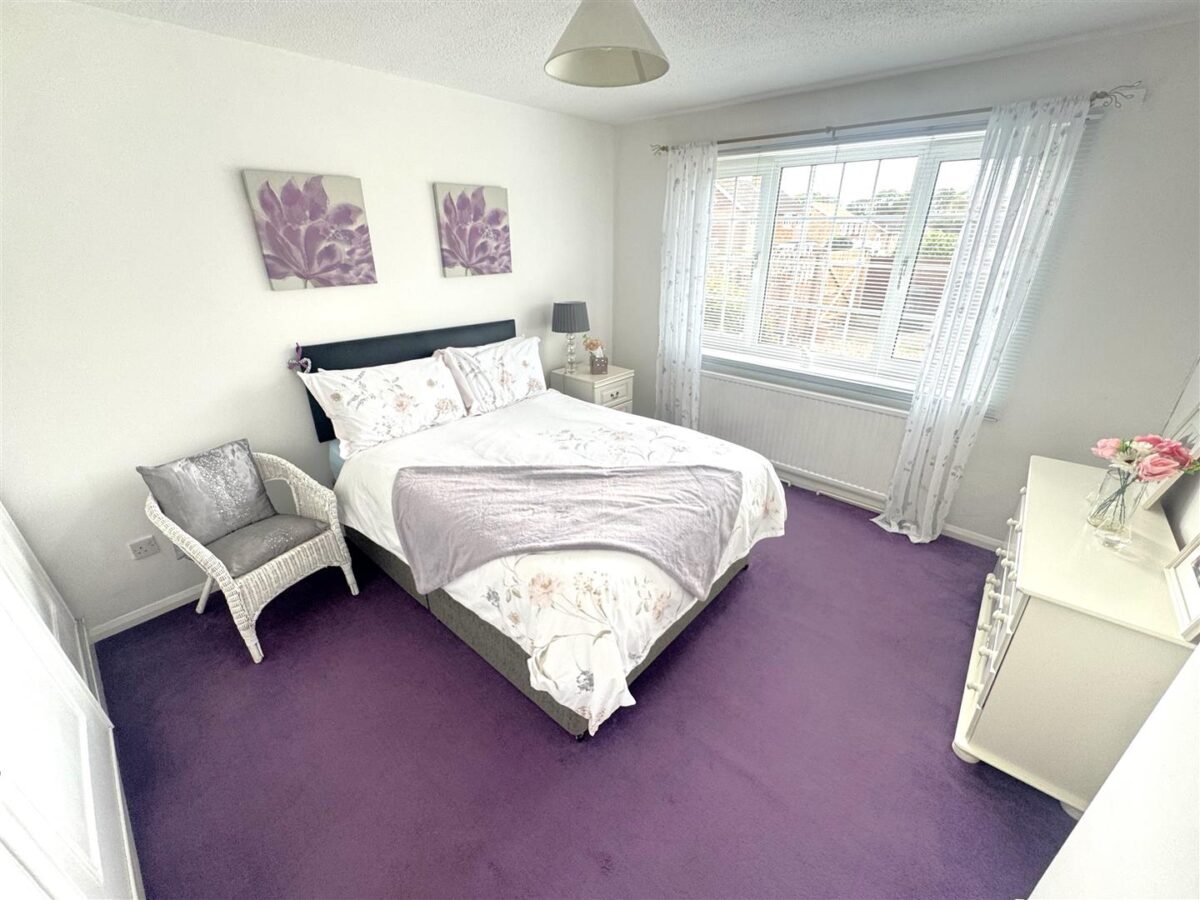 Howard Avenue, Corby