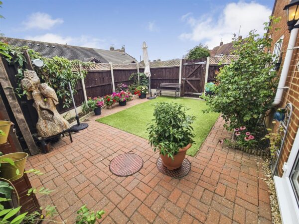 Driffield Grove, Corby