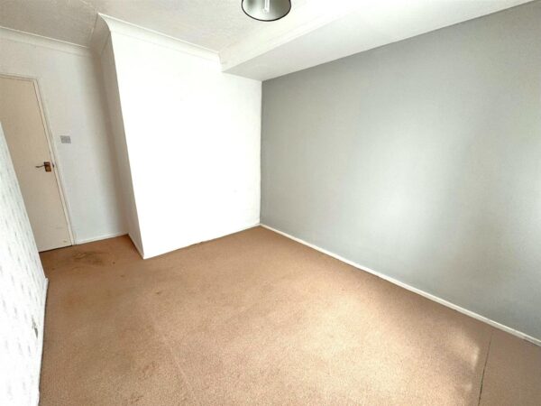 Willow Brook Road, Corby