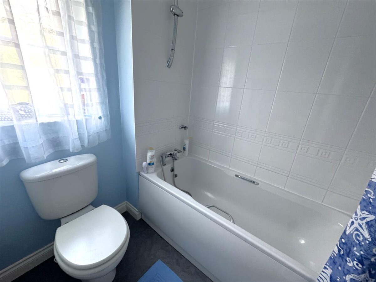 Buttercup Close, Corby