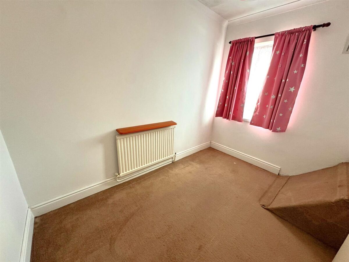 Willow Brook Road, Corby