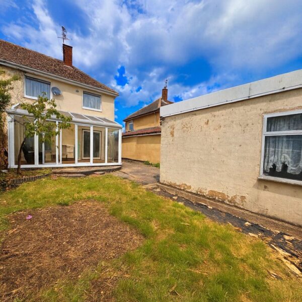 Willow Brook Road, Corby