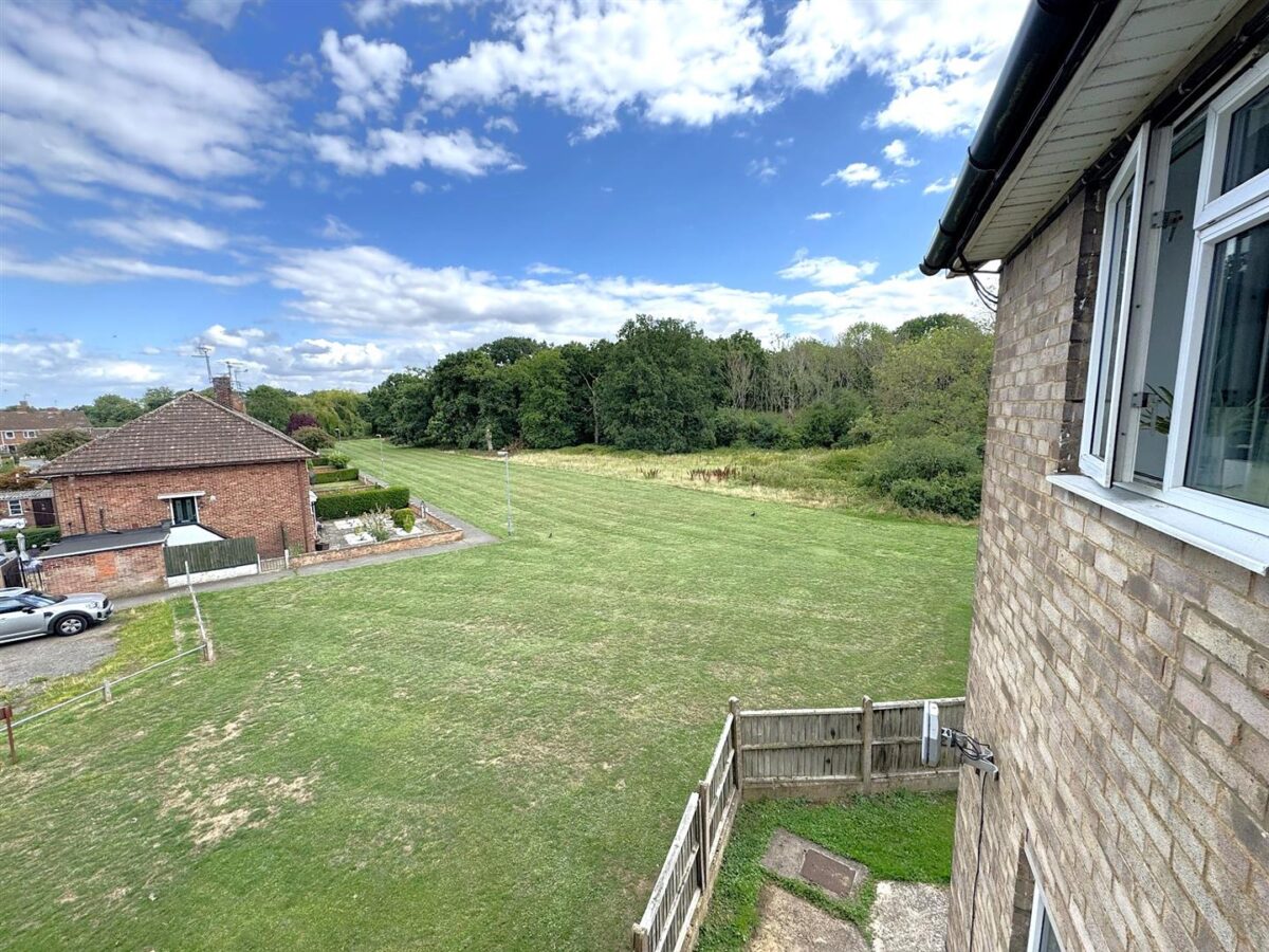 Rowlett Road, Corby