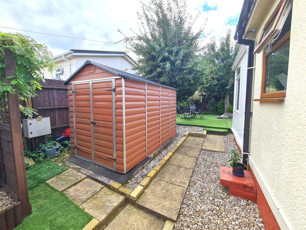 Woodside Park, Weldon, Corby