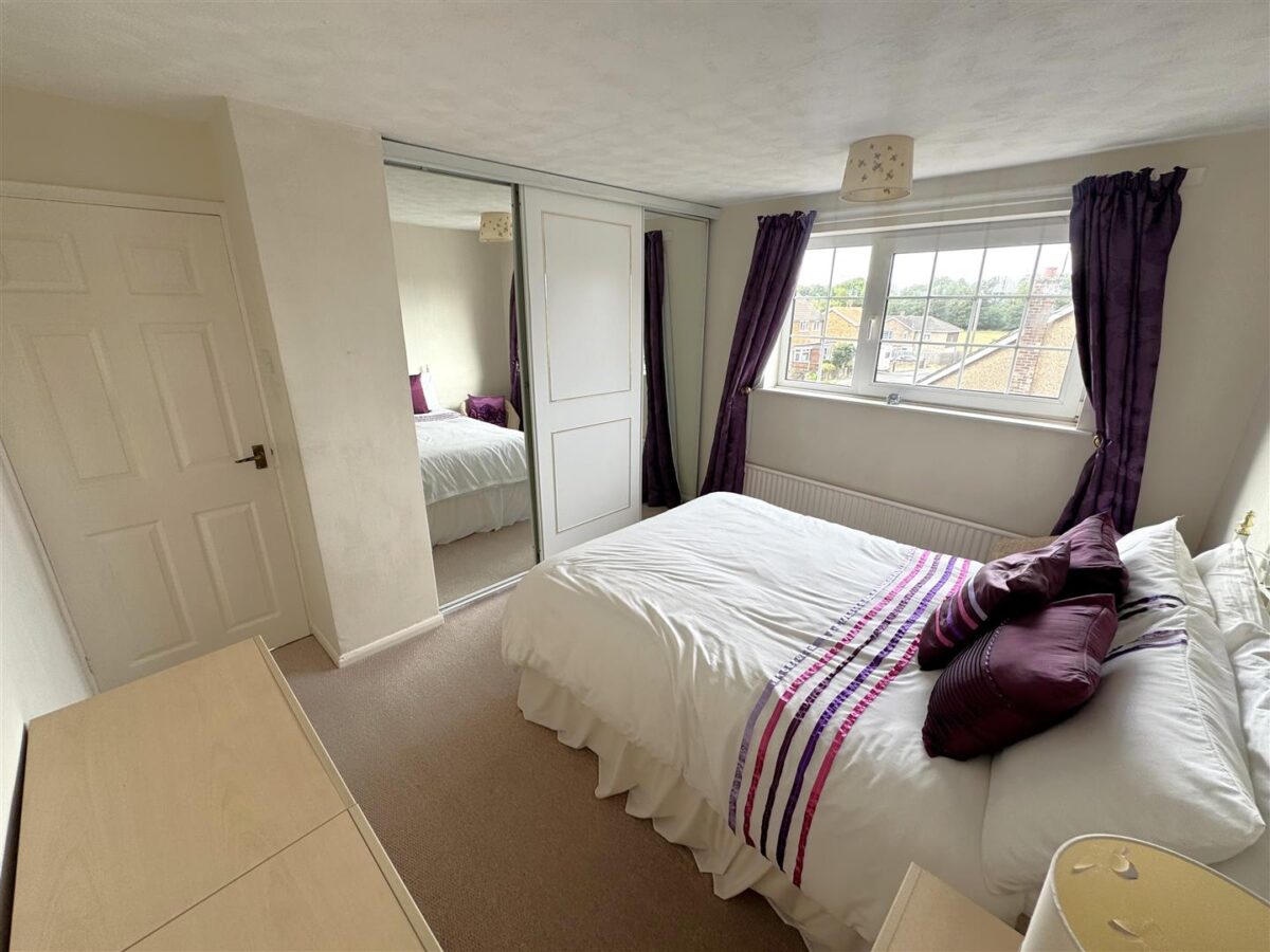 Howard Avenue, Corby