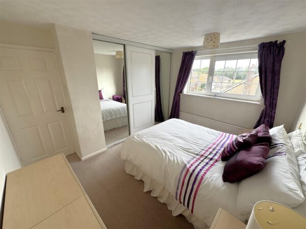 Howard Avenue, Corby